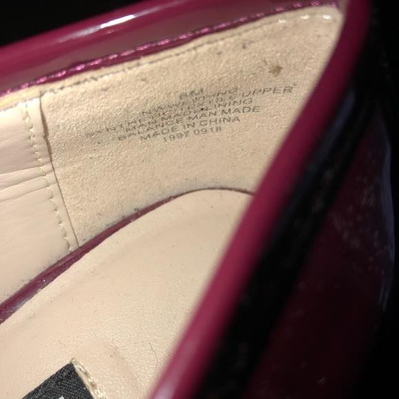 Nine West, burgundy flats Size: 6M - Picture 8 of 9